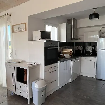 4 Pieces 6 Couchages Saint Pierre D'oleron Spo000-048 La Cotinière