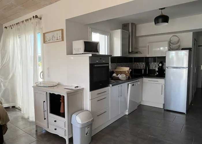 4 Pieces 6 Couchages Saint Pierre D'oleron Spo000-048 La Cotinière